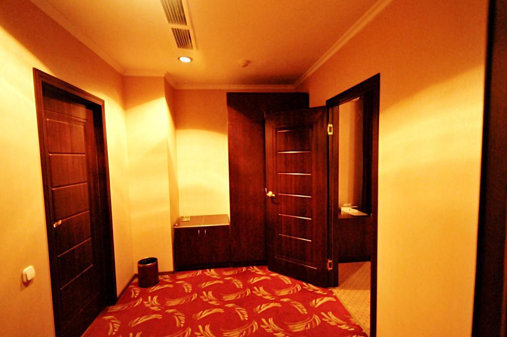Golden Palace Hotel Aktau (Mangystau) Phòng bức ảnh