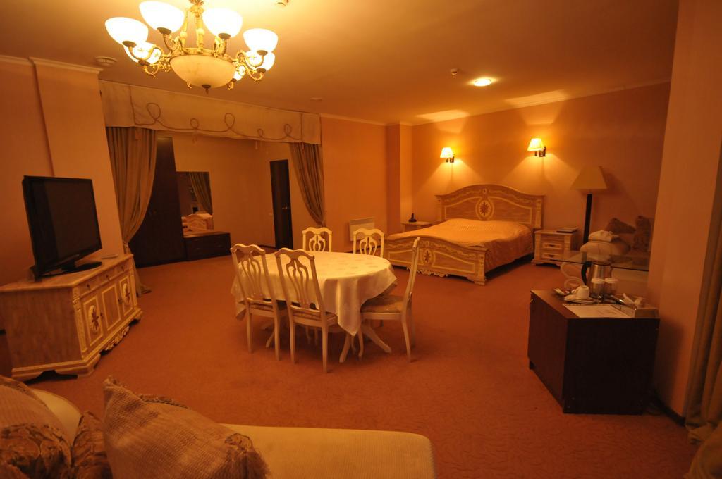 Golden Palace Hotel Aktau (Mangystau) Phòng bức ảnh